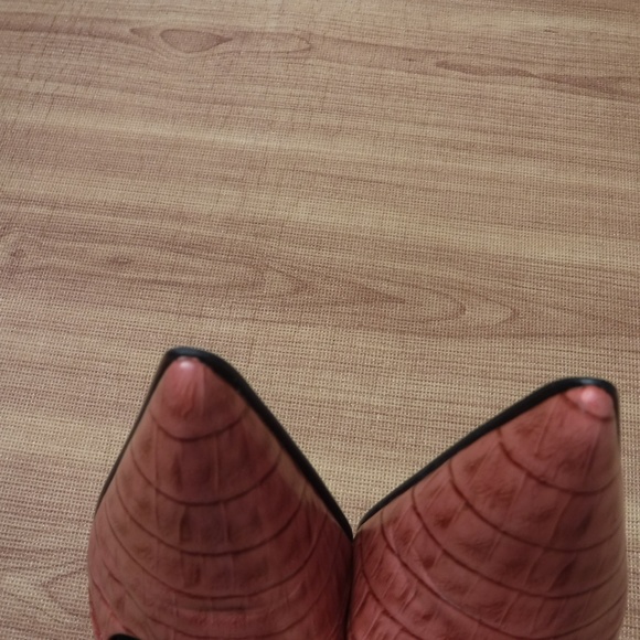 Sam&Libby Croco Embossed Leather Upper Heel Shoes - Picture 10 of 11